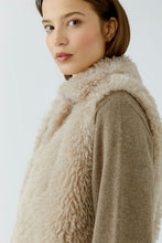 Load image into Gallery viewer, Oui Faux Fur Vest in Light Stone