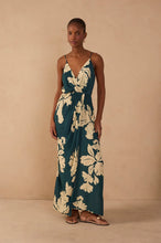 Load image into Gallery viewer, Dress To Green Pétala V Neck Wrap Maxi Dress