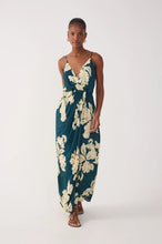 Load image into Gallery viewer, Dress To Green Pétala V Neck Wrap Maxi Dress
