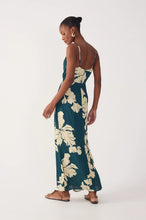 Load image into Gallery viewer, Dress To Green Pétala V Neck Wrap Maxi Dress