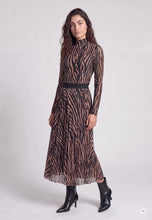 Load image into Gallery viewer, Marc Aurel Printed Pleated Skirt