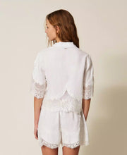 Load image into Gallery viewer, Twinset Linen Shorts with Lace in White