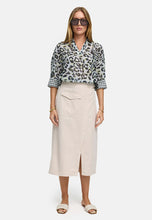 Load image into Gallery viewer, Catnoir Printed V-Neck Blouse