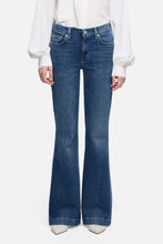 Load image into Gallery viewer, 7 For All Mankind Dojo Tailorless Jeans in Flux