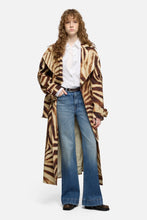 Load image into Gallery viewer, 7 For All Mankind Modern Dojo Tailorless Jeans in Faded Echo