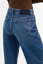 Load image into Gallery viewer, 7 For All Mankind Twisted Lotta Jeans with Studs