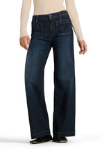 Load image into Gallery viewer, Cambio Ada Patched Pocket Jeans in Pure Flow Blue