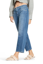 Load image into Gallery viewer, Cambio Elin Jeans in Medium Authentic Used