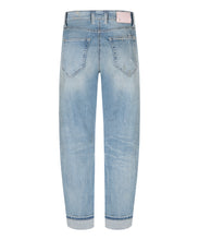 Load image into Gallery viewer, Cambio Gaia Relaxed Jeans in Summer Tea Wash