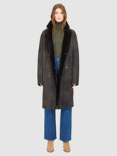 Load image into Gallery viewer, HiSO Elle Reversible Shearling Coat in Black Vintage