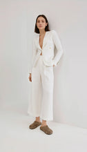 Load image into Gallery viewer, Smythe Linen Classic Duchess Blazer in White