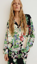 Load image into Gallery viewer, Smythe Blouse in Graphic Botanical