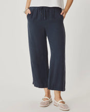 Load image into Gallery viewer, Splendid Angie Crop Wide Leg Pant in Navy
