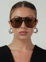 Load image into Gallery viewer, Otra Stevie Sunglasses in Black/Olive