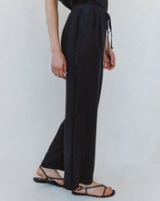 Load image into Gallery viewer, Bella Dahl Beach Pant with Lattice Stripe in Black