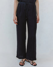 Load image into Gallery viewer, Bella Dahl Beach Pant with Lattice Stripe in Black
