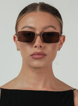 Load image into Gallery viewer, Otra Ila Sunglasses in Gold