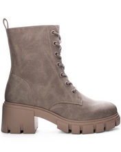 Load image into Gallery viewer, Chinese Laundry Newz Boots in Distressed Taupe
