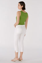 Load image into Gallery viewer, Oui Capri Pants in White
