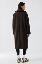 Load image into Gallery viewer, Oui Long Teddy Coat in Mulch
