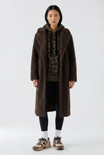 Load image into Gallery viewer, Oui Long Teddy Coat in Mulch
