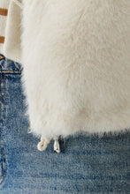 Load image into Gallery viewer, Oui Faux-Fur Vest in Whitecap
