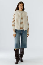 Load image into Gallery viewer, Oui Faux-Fur Vest in Whitecap
