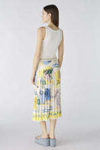 Load image into Gallery viewer, Oui Pleated Print Skirt in Yellow/Blue
