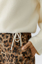 Load image into Gallery viewer, Oui Cuddly Pullover in Whitecap
