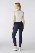 Load image into Gallery viewer, Oui Baxtor Cropped Jeans in Navy
