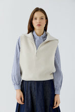 Load image into Gallery viewer, Oui Vest in Off White
