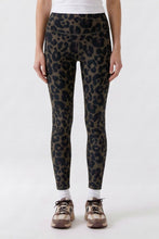 Load image into Gallery viewer, Oui Leo Print Leggings in Dark Brown/Black

