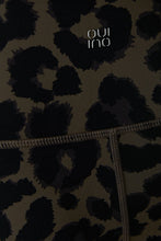 Load image into Gallery viewer, Oui Leo Print Leggings in Dark Brown/Black

