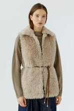 Load image into Gallery viewer, Oui Faux Fur Vest in Light Stone
