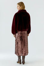 Load image into Gallery viewer, Oui Faux Fur Jacket in Bramble Berry
