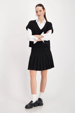 Load image into Gallery viewer, Monari Sweater Vest in Black
