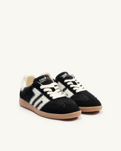 Load image into Gallery viewer, Back 70 Cloud Sneaker in Black/Beige

