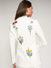 Load image into Gallery viewer, Vilagallo Sophia Embroidered Jacket in White
