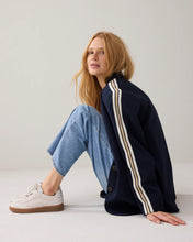 Load image into Gallery viewer, Summum Boyfriend Blazer in Navy
