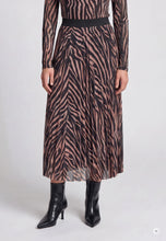 Load image into Gallery viewer, Marc Aurel Printed Pleated Skirt
