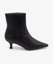 Load image into Gallery viewer, Angel Alarcon Cleo Boot in Black
