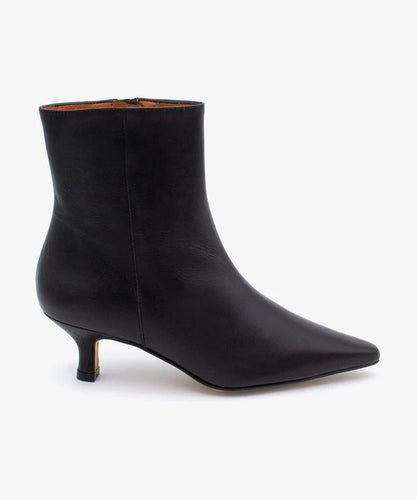 Angel Alarcon Cleo Boot in Black