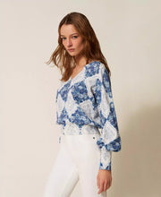 Load image into Gallery viewer, Twinset Diamond Floral Print Sweater in Blue Topaz Diamond Flower Print

