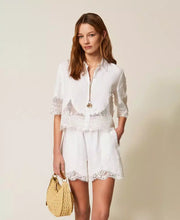 Load image into Gallery viewer, Twinset Linen Shorts with Lace in White
