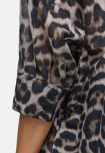 Load image into Gallery viewer, Catnoir Leo Printed V-Neck Blouse
