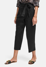Load image into Gallery viewer, Catnoir Cropped Belted Pants in Black
