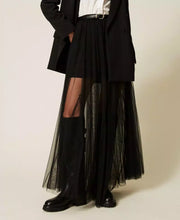 Load image into Gallery viewer, Twinset Long Tulle Skirt in Black
