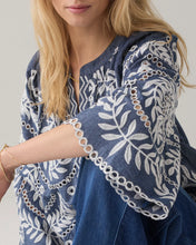 Load image into Gallery viewer, Summum Chambray Top in Indigo
