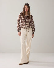 Load image into Gallery viewer, Summum Print Blouse in Brown/Ecru
