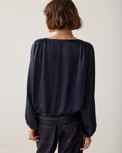 Load image into Gallery viewer, Summum Silky Top in Blue
